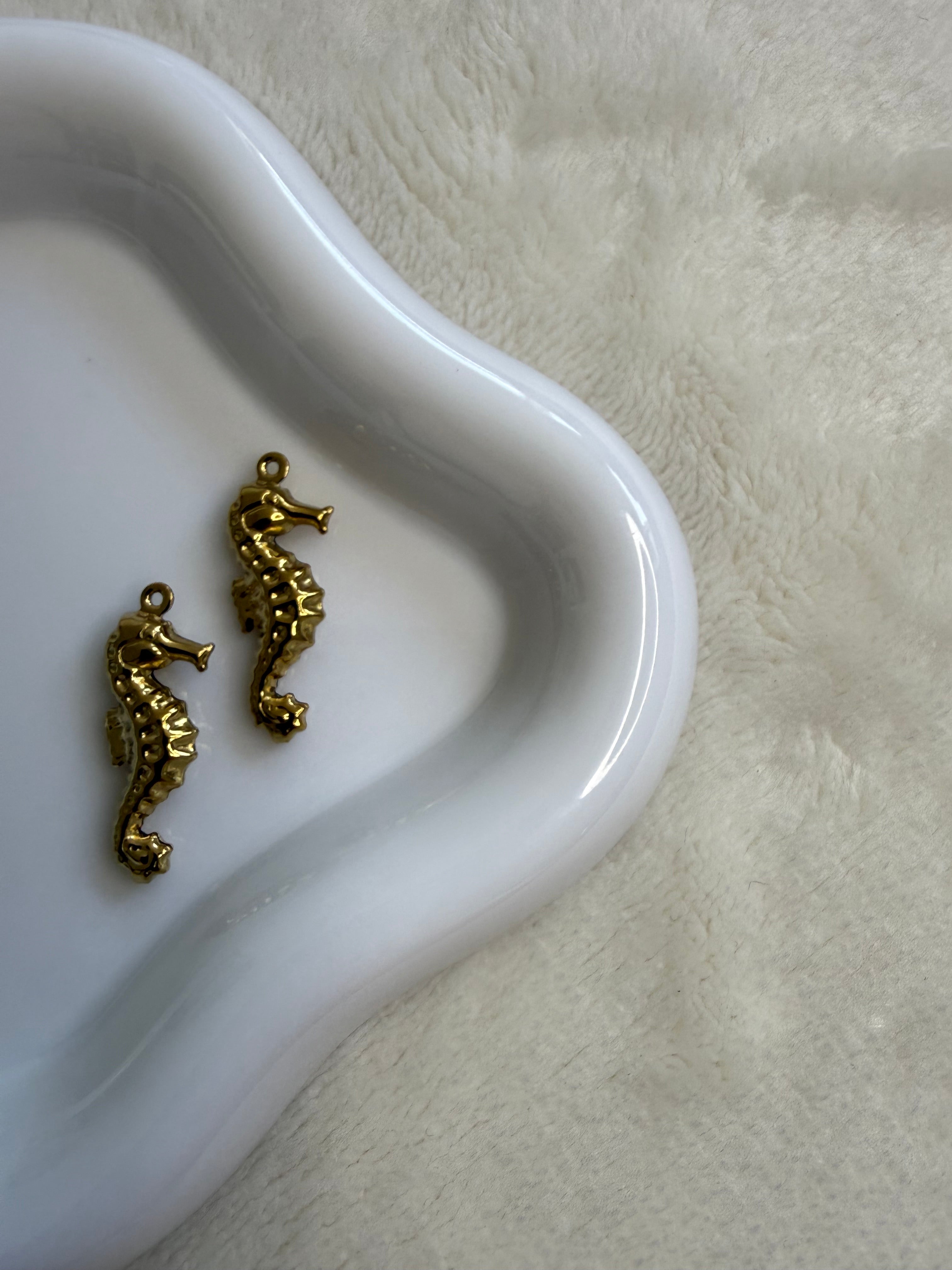 Charms hippocampe en or